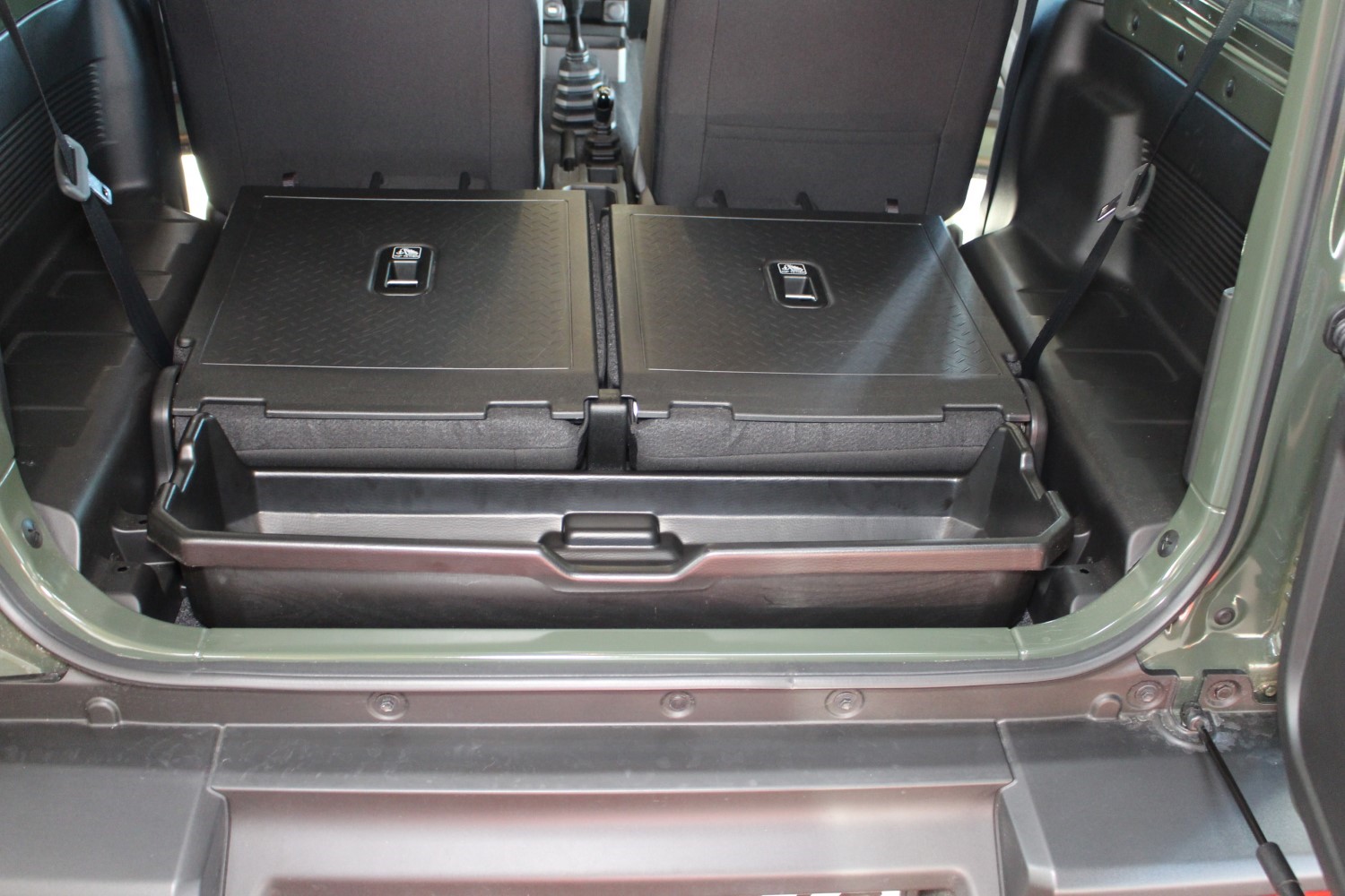 Boot liner Suzuki Jimny IV Carbox Classic CPE